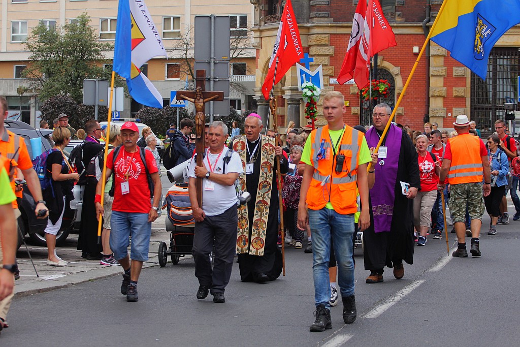 Blisko dziewięciuset pątników wyruszyło do Częstochowy