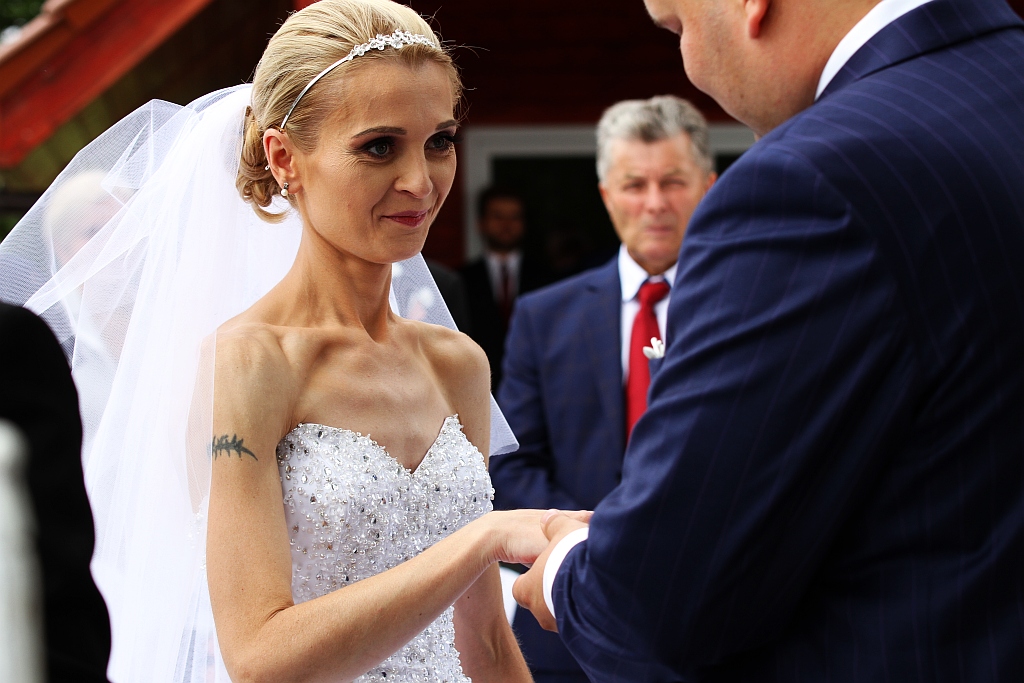 Wzięli ślub nad wodą zamiast w Urzędzie Stanu Cywilnego