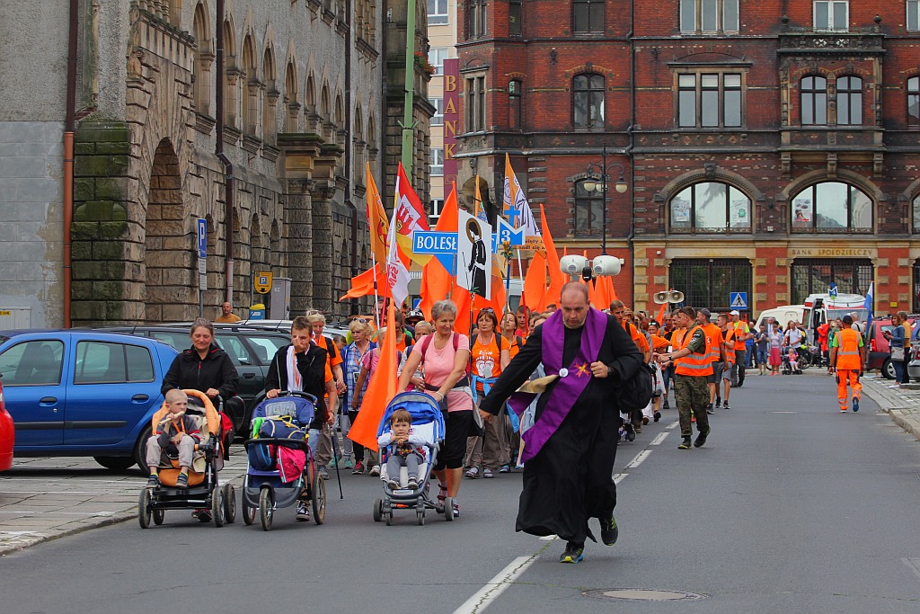 Blisko dziewięciuset pątników wyruszyło do Częstochowy