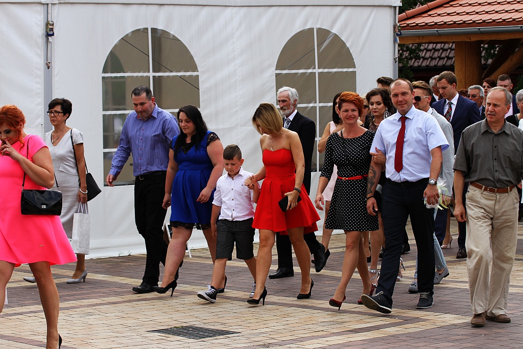 Wzięli ślub nad wodą zamiast w Urzędzie Stanu Cywilnego