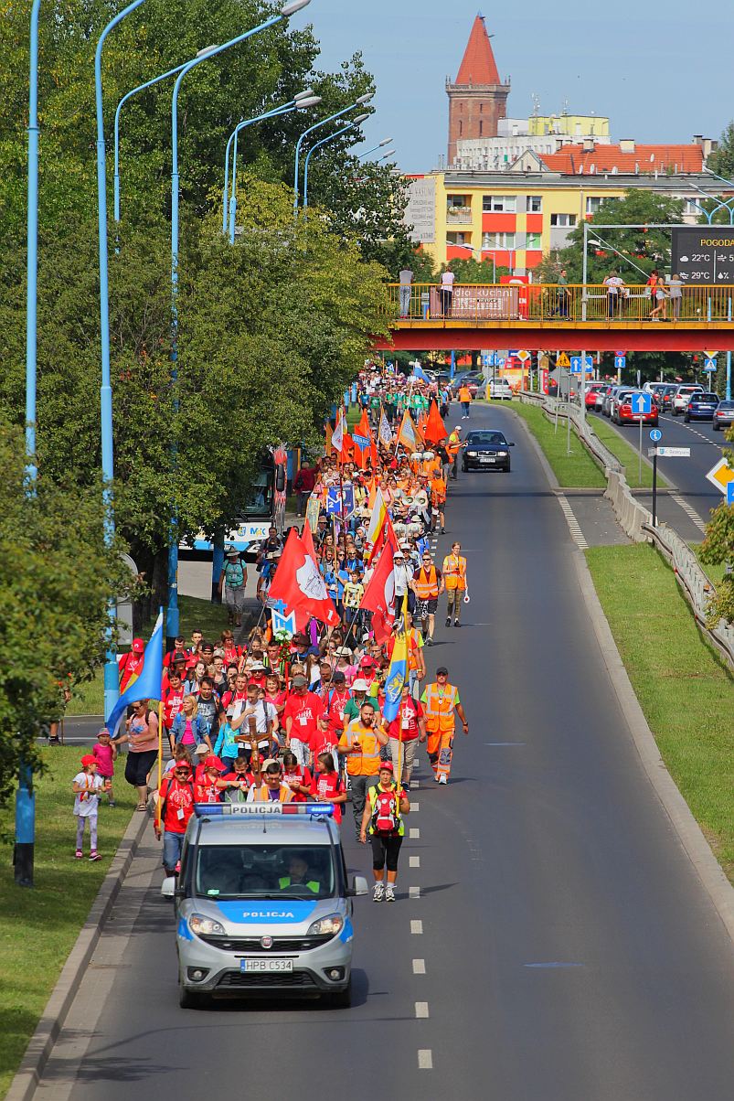 Blisko dziewięciuset pątników wyruszyło do Częstochowy