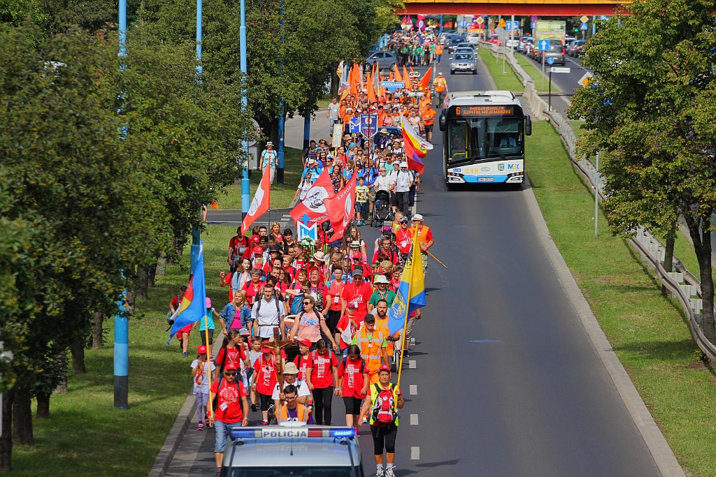 Blisko dziewięciuset pątników wyruszyło do Częstochowy