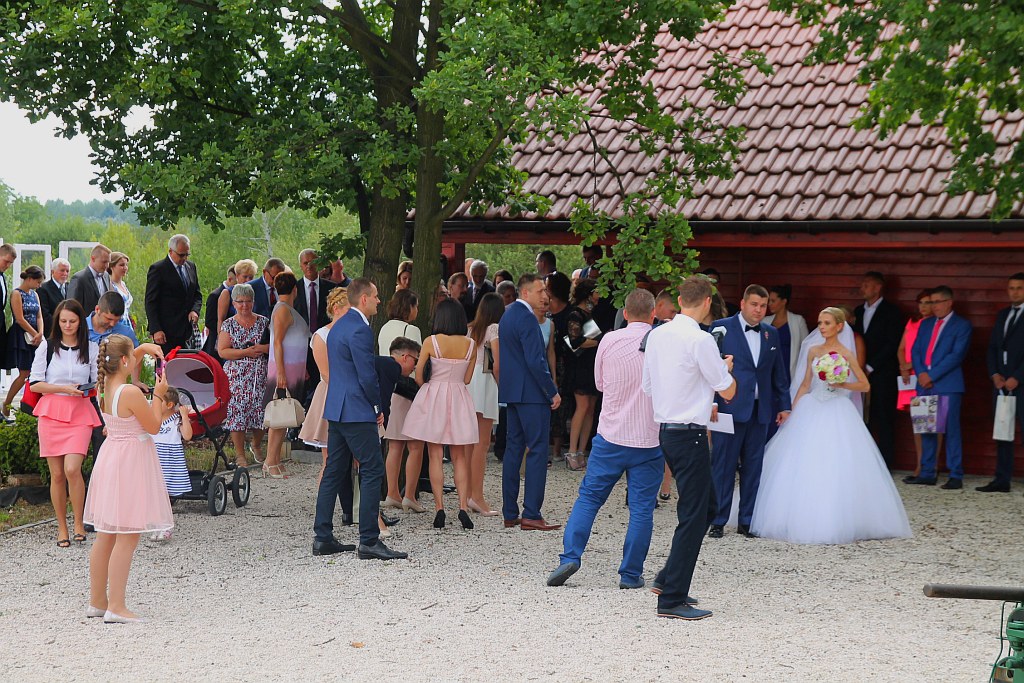 Wzięli ślub nad wodą zamiast w Urzędzie Stanu Cywilnego