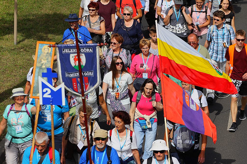 Blisko dziewięciuset pątników wyruszyło do Częstochowy