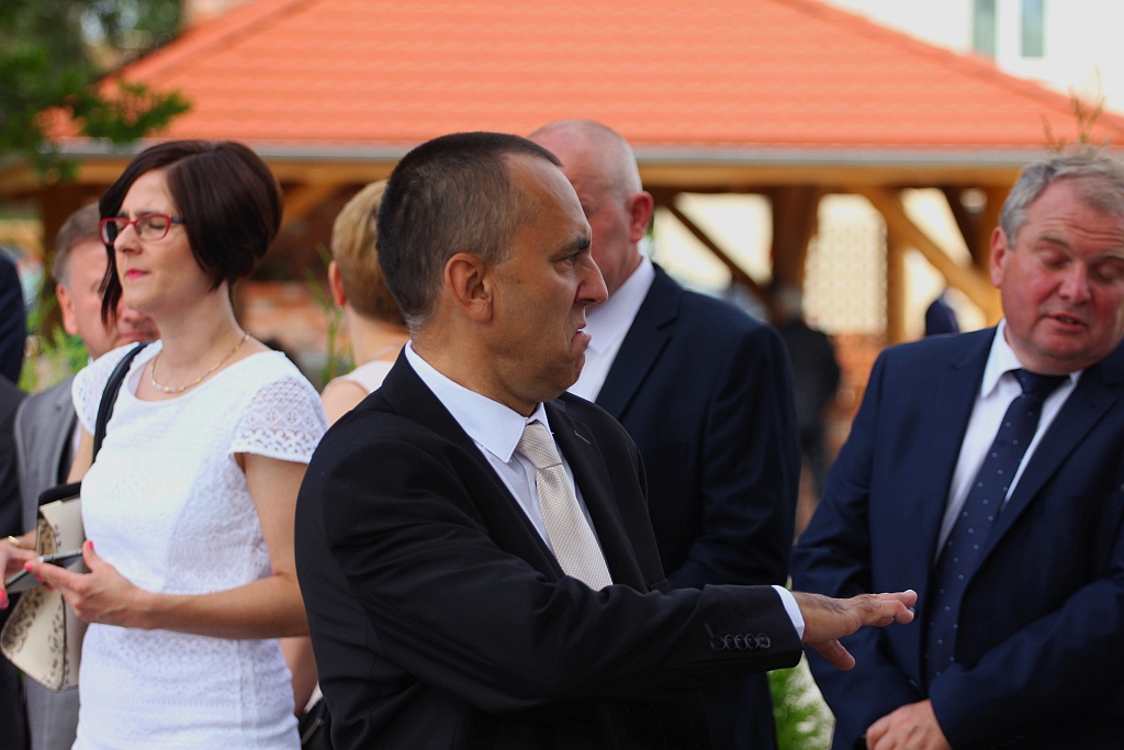 Wzięli ślub nad wodą zamiast w Urzędzie Stanu Cywilnego