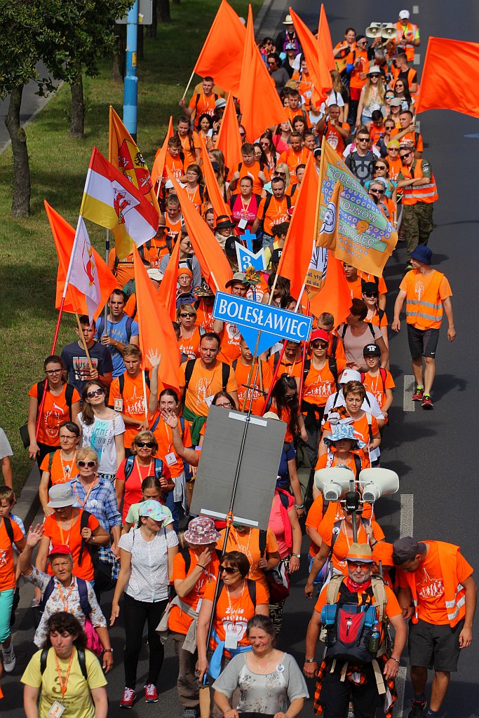 Blisko dziewięciuset pątników wyruszyło do Częstochowy