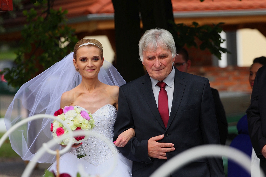 Wzięli ślub nad wodą zamiast w Urzędzie Stanu Cywilnego