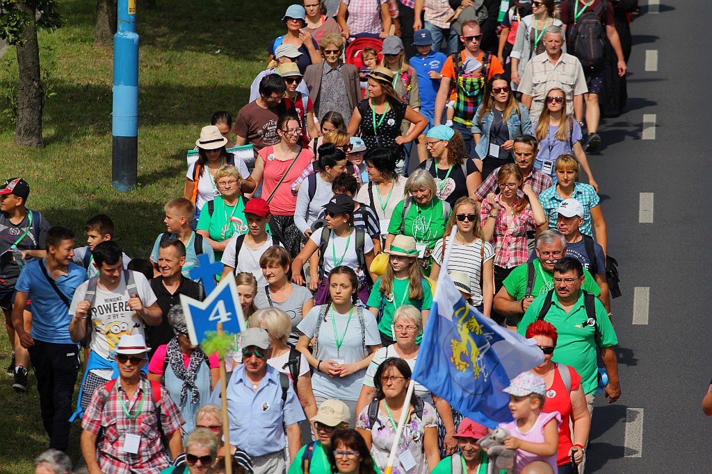 Blisko dziewięciuset pątników wyruszyło do Częstochowy