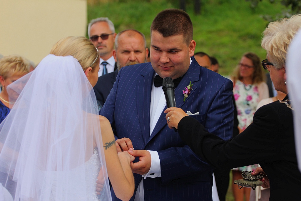 Wzięli ślub nad wodą zamiast w Urzędzie Stanu Cywilnego
