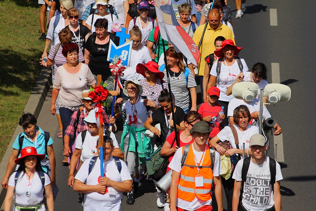 Blisko dziewięciuset pątników wyruszyło do Częstochowy