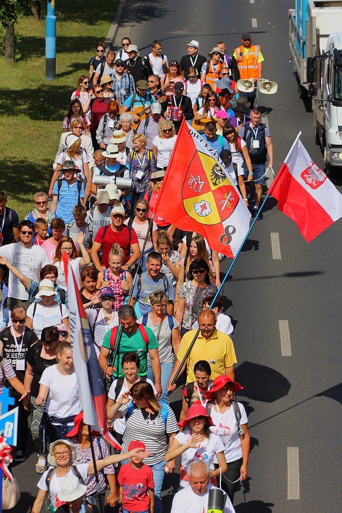 Blisko dziewięciuset pątników wyruszyło do Częstochowy