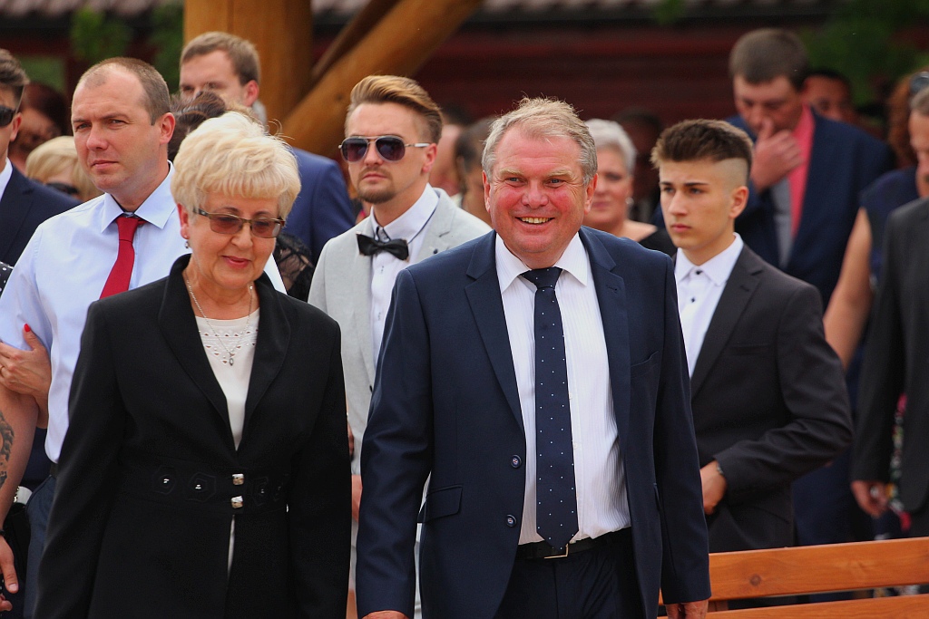 Wzięli ślub nad wodą zamiast w Urzędzie Stanu Cywilnego