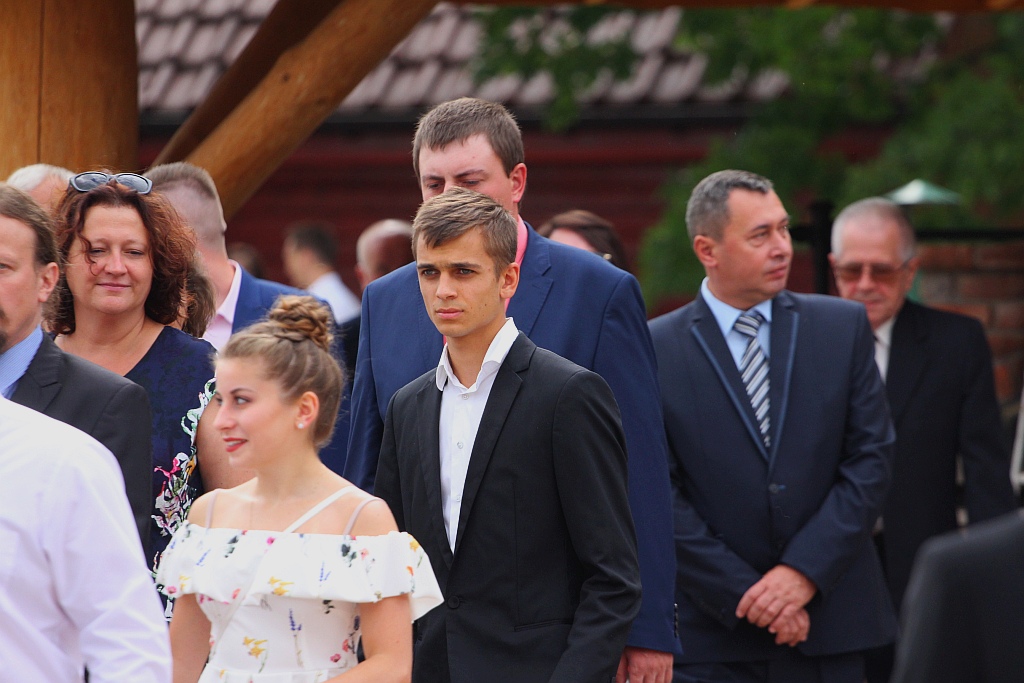 Wzięli ślub nad wodą zamiast w Urzędzie Stanu Cywilnego