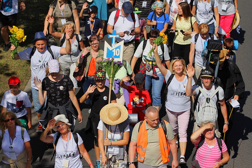 Blisko dziewięciuset pątników wyruszyło do Częstochowy