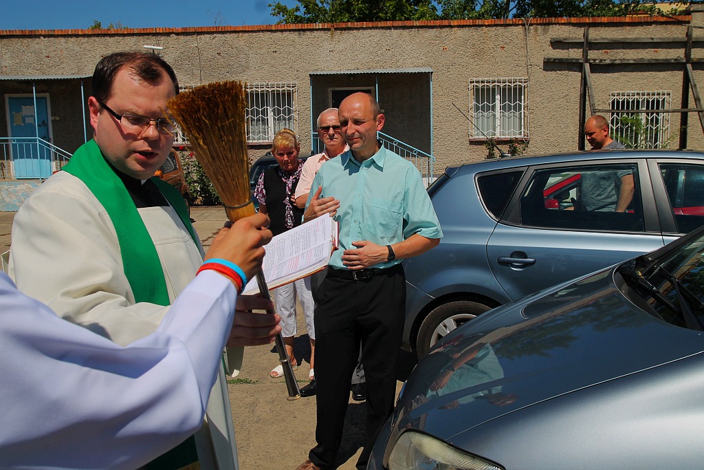 W neidzielne popołudnie kierowcy poświęcili swoje auta