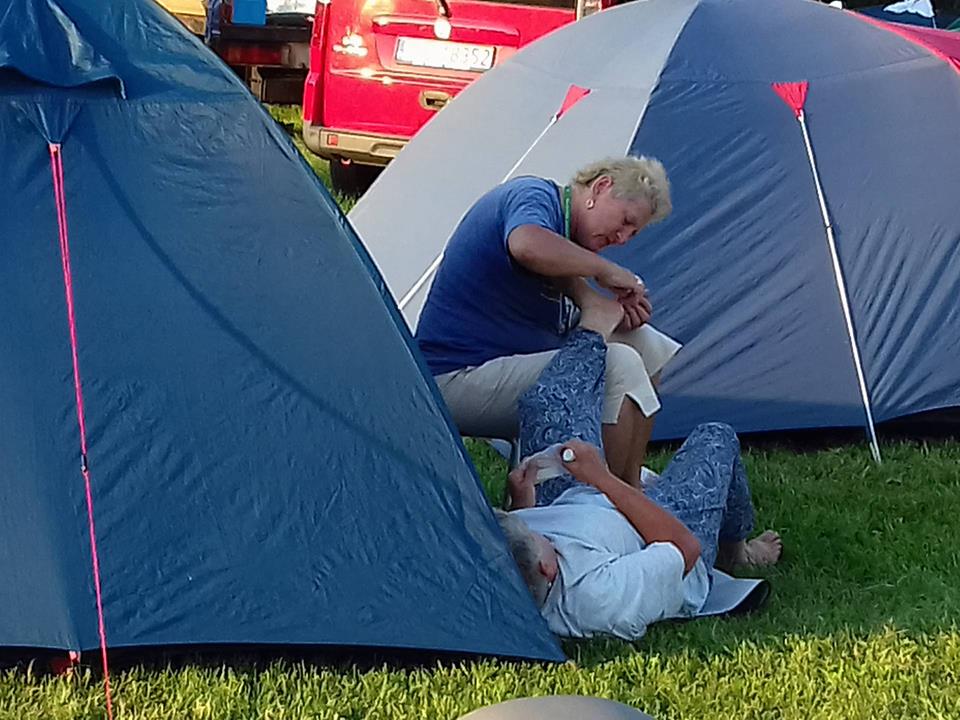 Czwarty upalny dzień pielgrzymów w drodze na Jasną Górę
