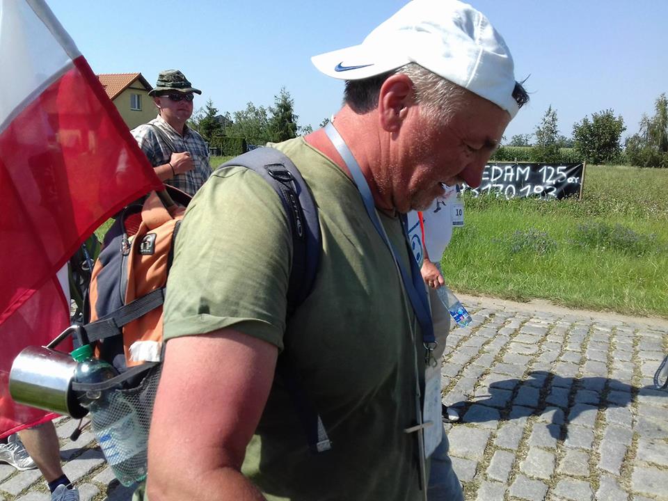 Czwarty upalny dzień pielgrzymów w drodze na Jasną Górę