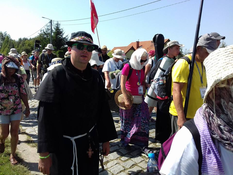 Czwarty upalny dzień pielgrzymów w drodze na Jasną Górę