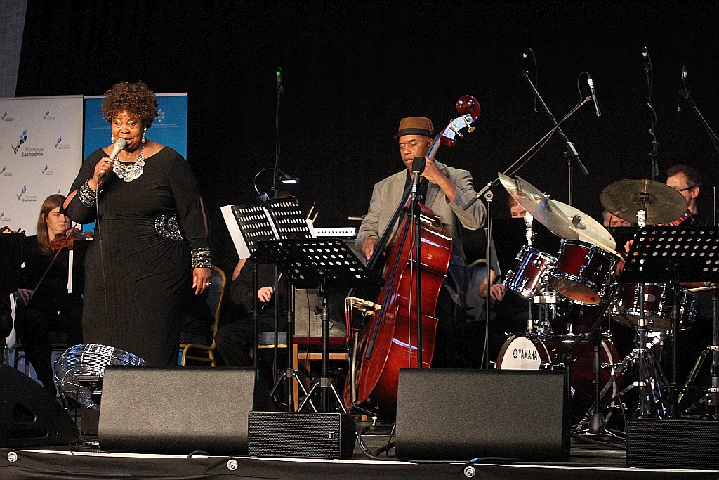 Pełna Sala Maneżowa na koncercie Deborah Brown Quartet