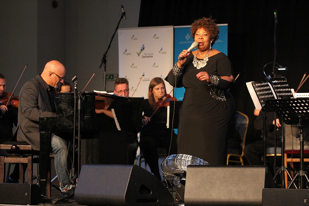 Pełna Sala Maneżowa na koncercie Deborah Brown Quartet