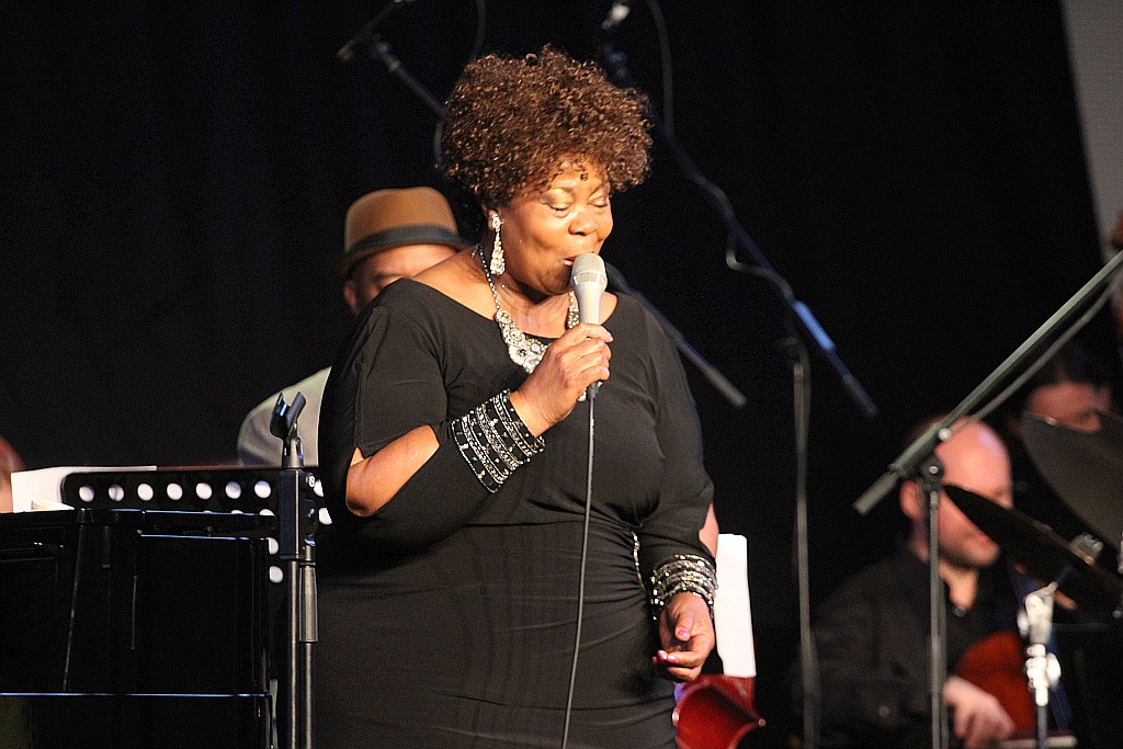 Pełna Sala Maneżowa na koncercie Deborah Brown Quartet
