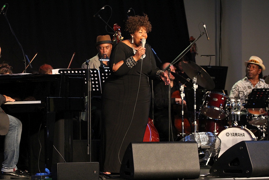 Pełna Sala Maneżowa na koncercie Deborah Brown Quartet
