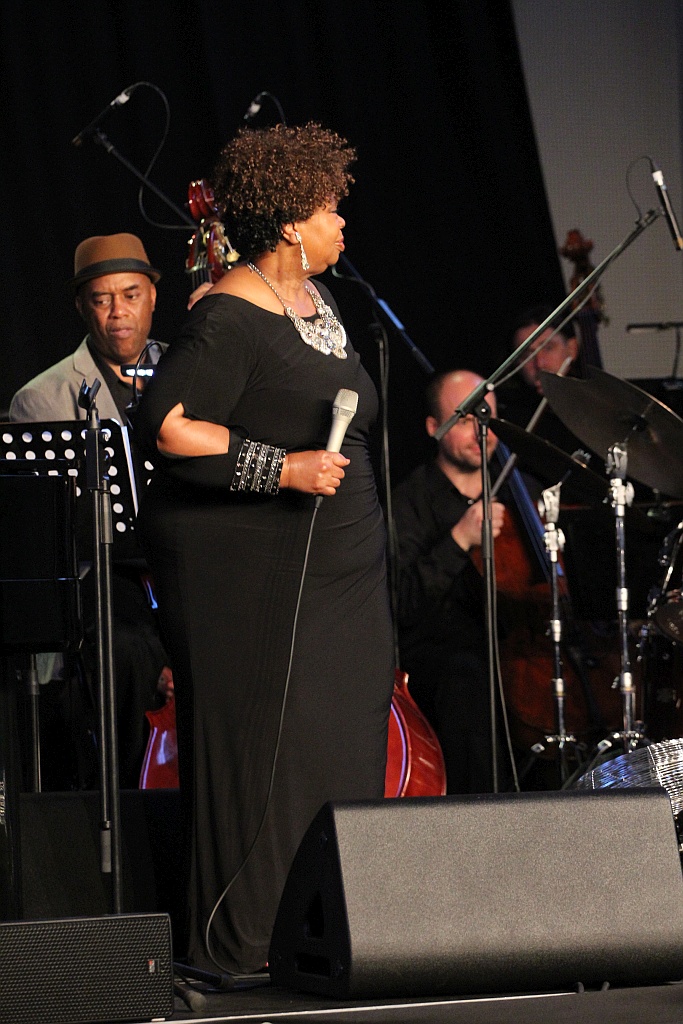 Pełna Sala Maneżowa na koncercie Deborah Brown Quartet