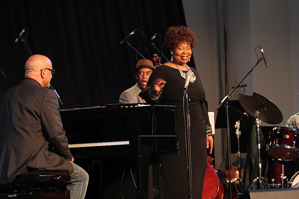 Pełna Sala Maneżowa na koncercie Deborah Brown Quartet