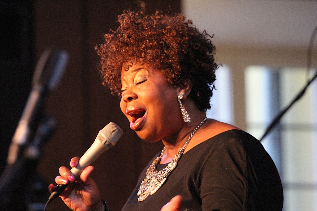 Pełna Sala Maneżowa na koncercie Deborah Brown Quartet