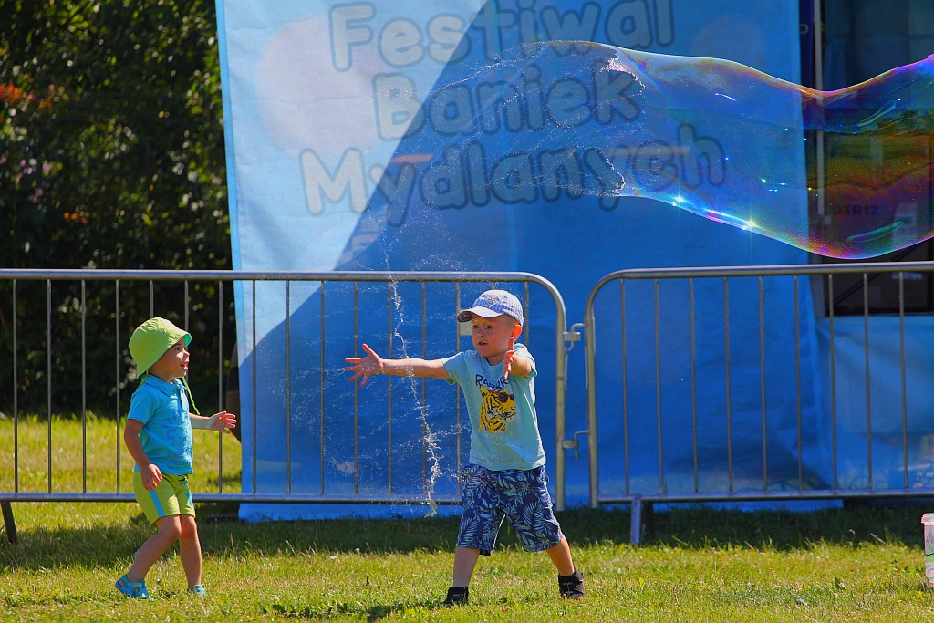 Festiwal Baniek Mydlanych w Parku Bielańskim w Legnicy