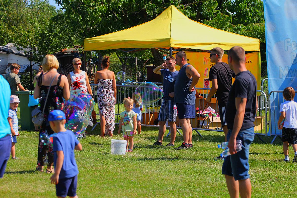 Festiwal Baniek Mydlanych w Parku Bielańskim w Legnicy