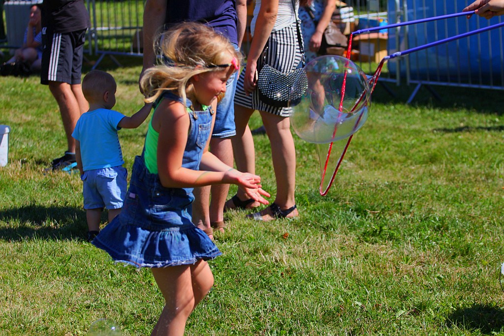 Festiwal Baniek Mydlanych w Parku Bielańskim w Legnicy