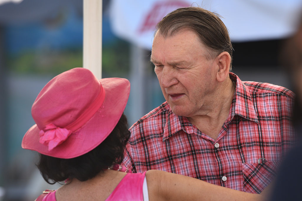 Plaża nad dachami Legnicy. Tak bawili się seniorzy w Sky Light