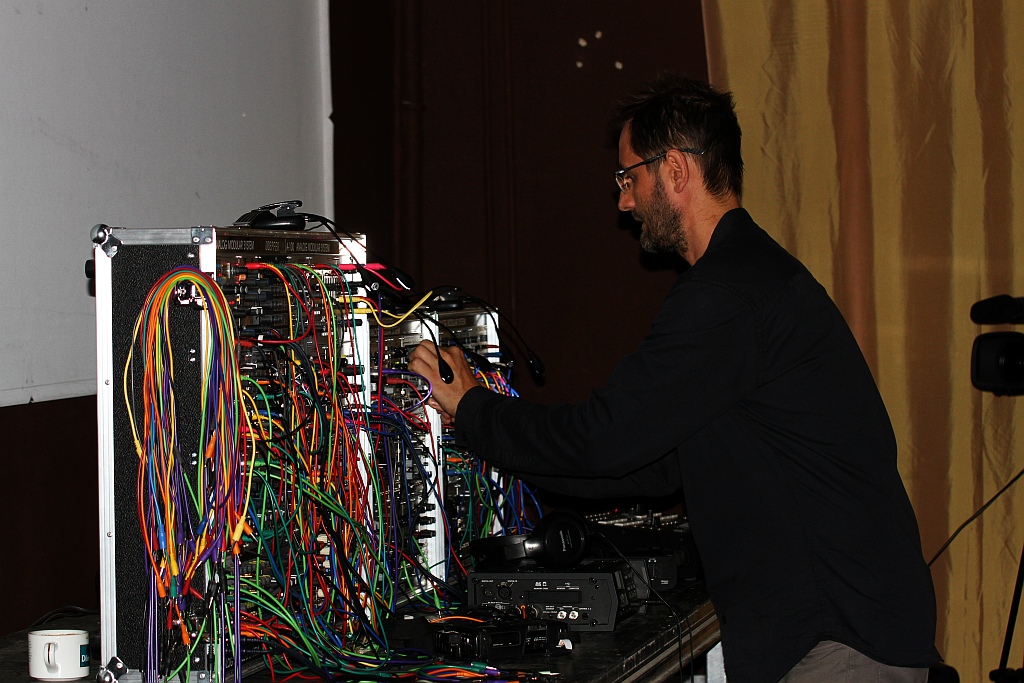 Projekt „Performance – instrukcja obsługi” w teatrze