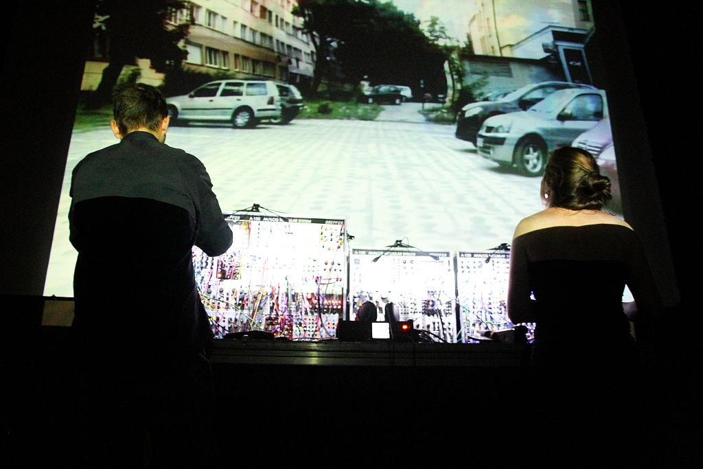 Projekt „Performance – instrukcja obsługi” w teatrze