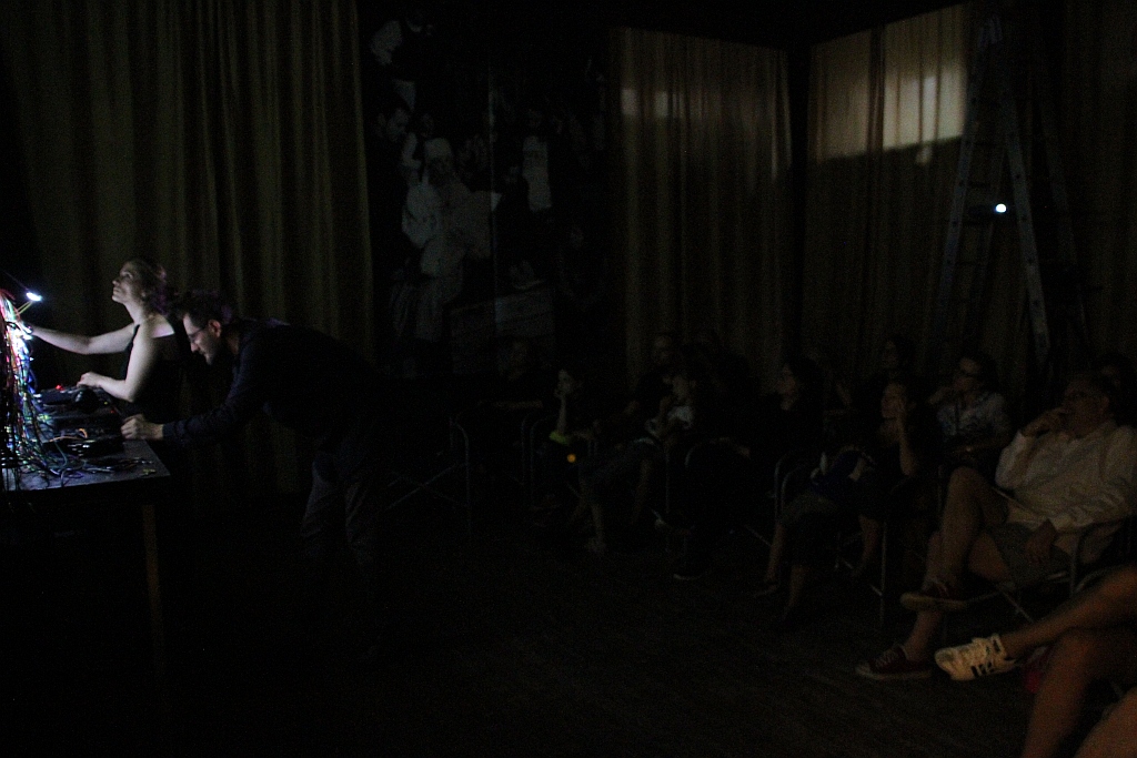 Projekt „Performance – instrukcja obsługi” w teatrze