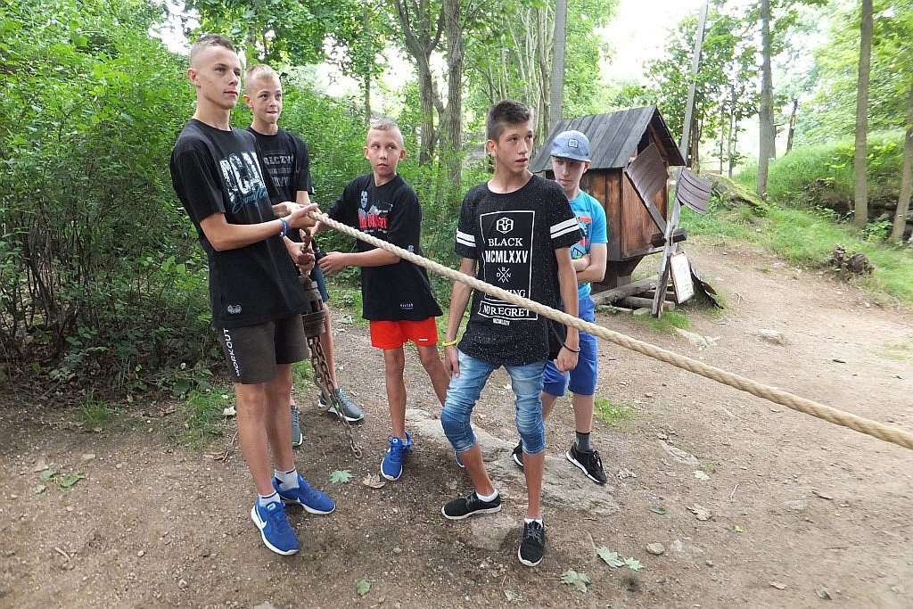 Uczestnicy kolonii TPD w zwiedzili Żelazny Tygiel Waloński