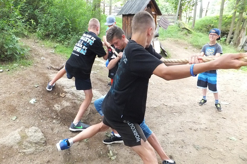 Uczestnicy kolonii TPD w zwiedzili Żelazny Tygiel Waloński