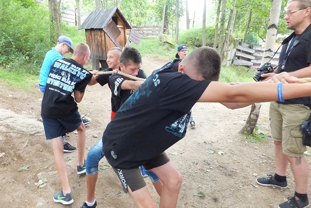 Uczestnicy kolonii TPD w zwiedzili Żelazny Tygiel Waloński