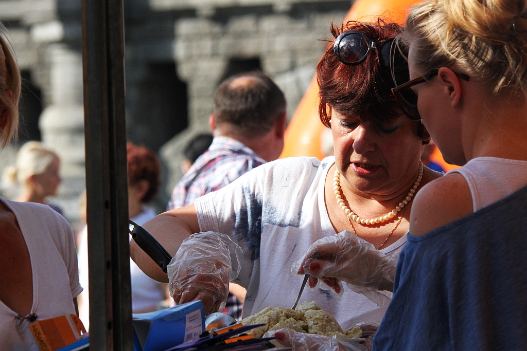Wanda Łysy nową mistrzynią Legnicy w lepieniu pierogów