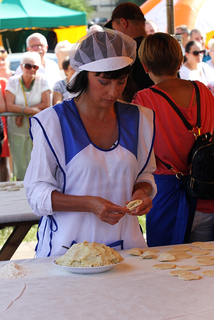 Wanda Łysy nową mistrzynią Legnicy w lepieniu pierogów
