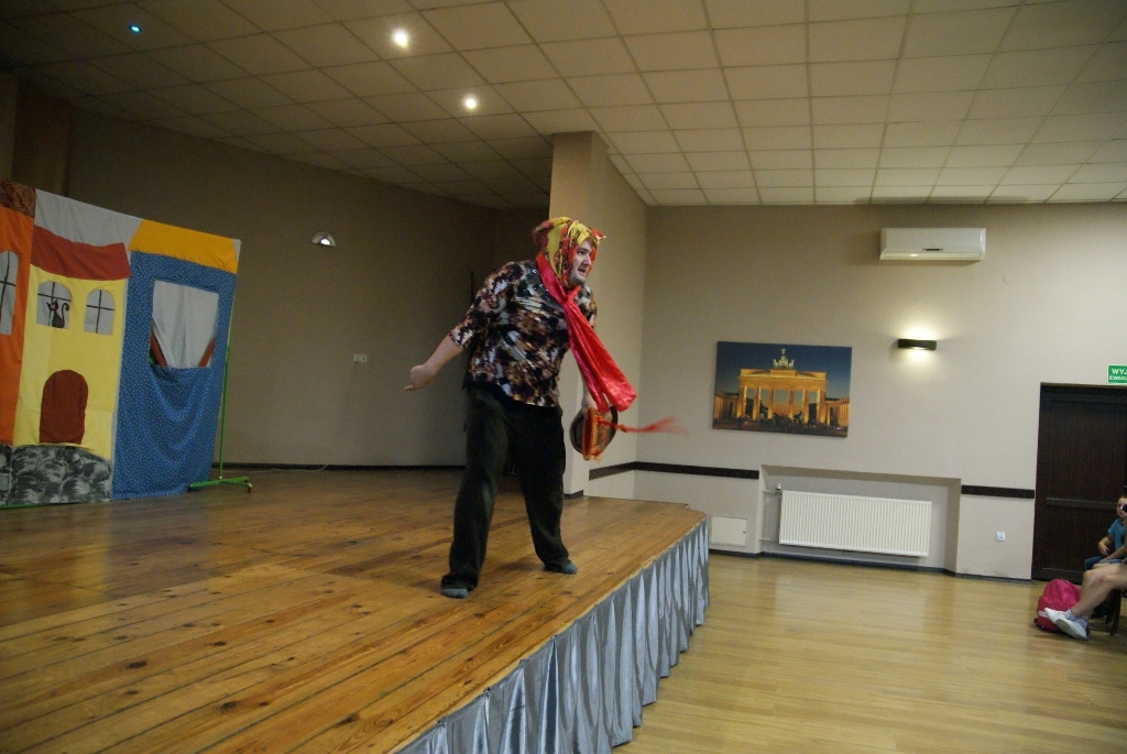 Teatr Blaszany Bębenek wystąpił dla dzieci z gminy Kunice