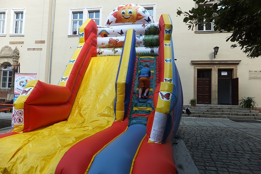 Filmowe Śniadanie na dziedzińcu Zamku Piastowskiego
