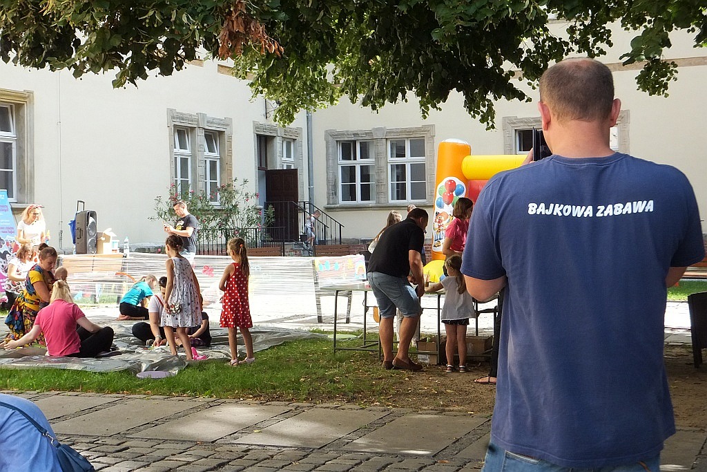 Filmowe Śniadanie na dziedzińcu Zamku Piastowskiego