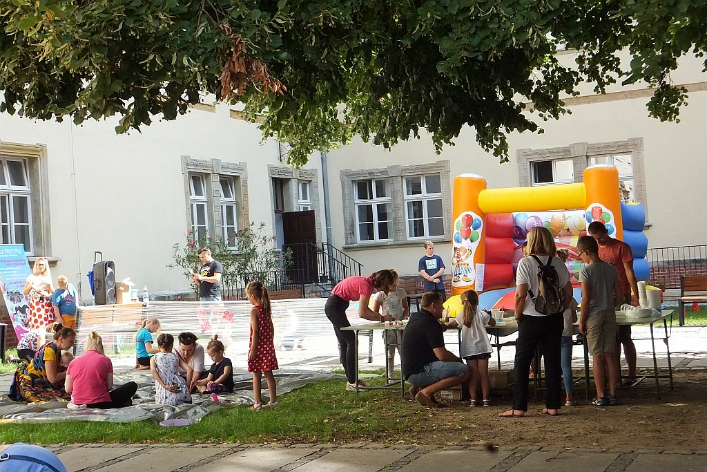 Filmowe Śniadanie na dziedzińcu Zamku Piastowskiego