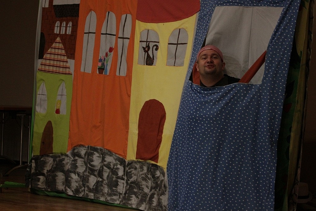 Teatr Blaszany Bębenek wystąpił dla dzieci z gminy Kunice