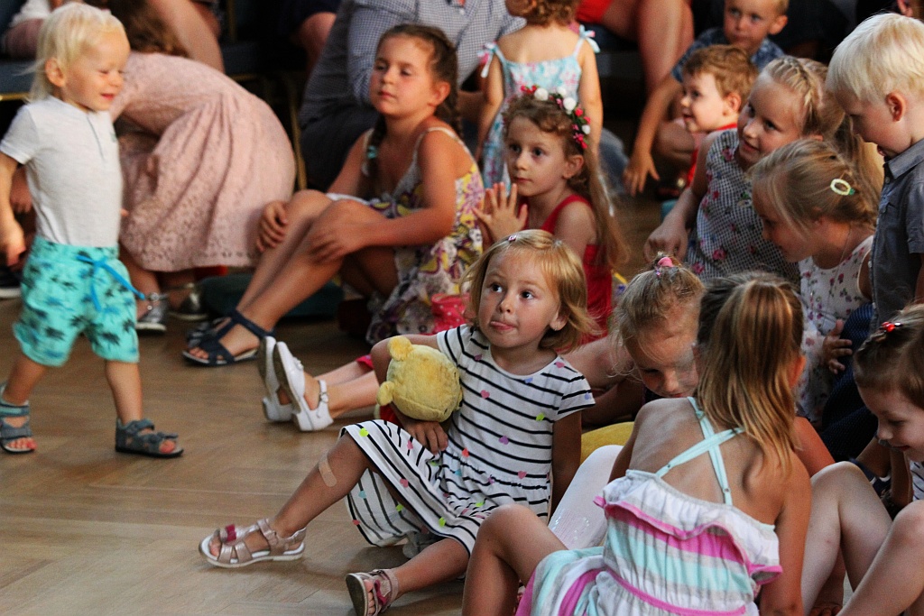 Spektakl „Pan Tenorek w krainie bajek” w sali Maneżowej