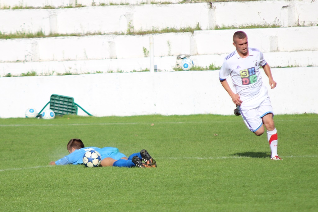 Cztery gole piłkarzy Konfeksu Legnica w meczu z Czarnymi Rokitki