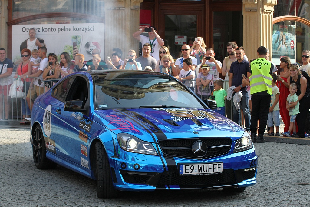 W Galerii Piastów rozpoczęła swój rajd „Odjazdowa 50”