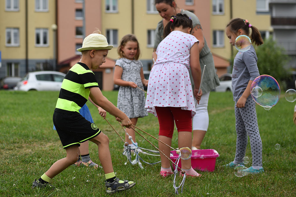 Całe rodziny bawiły się na pikniku zorganizowanym przez LCK